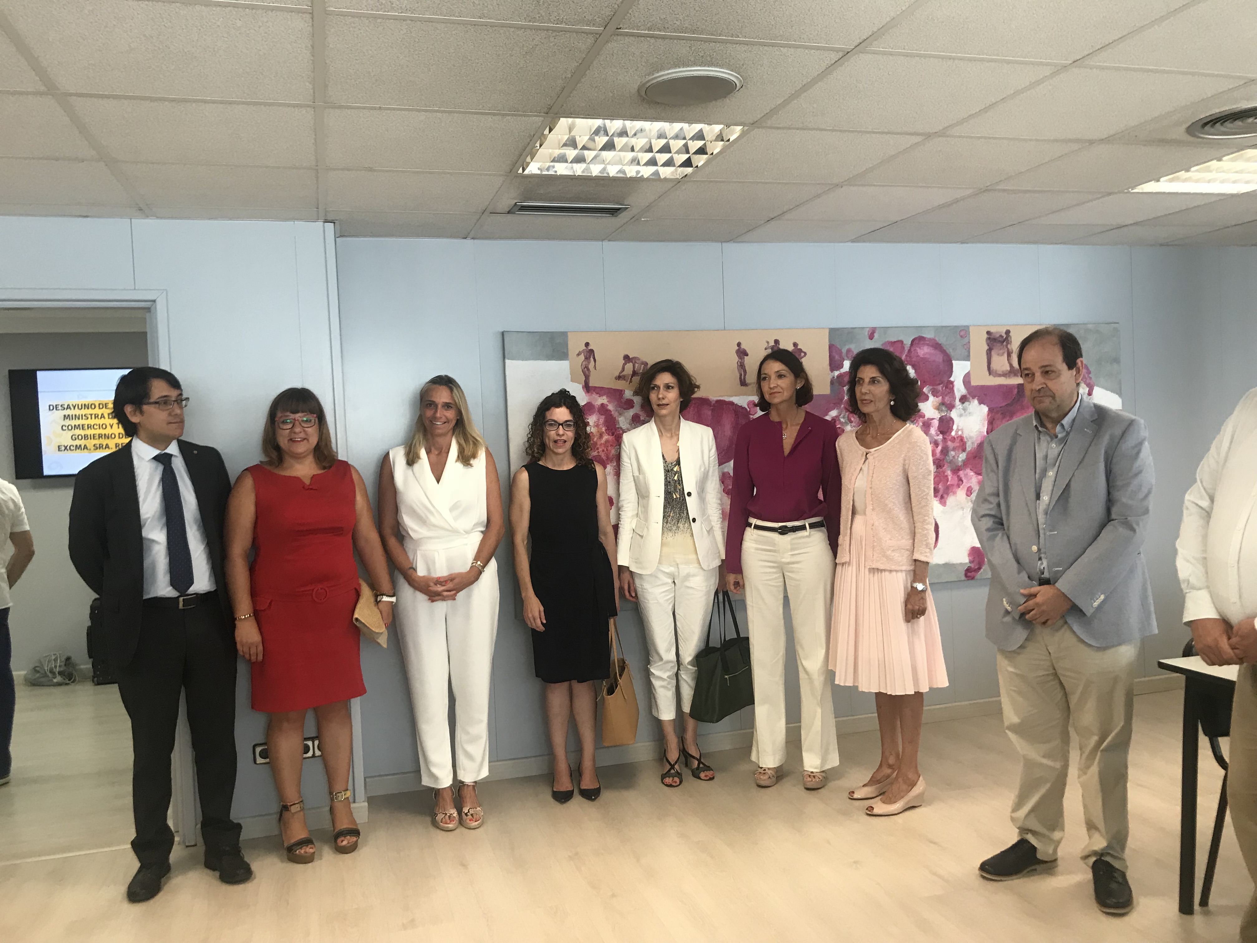 La presidenta de la FEHM, Maria Frontera, traslada a la ministra de Industria, Comercio y Turismo los temas de interés para el sector turístico de las Islas Baleares